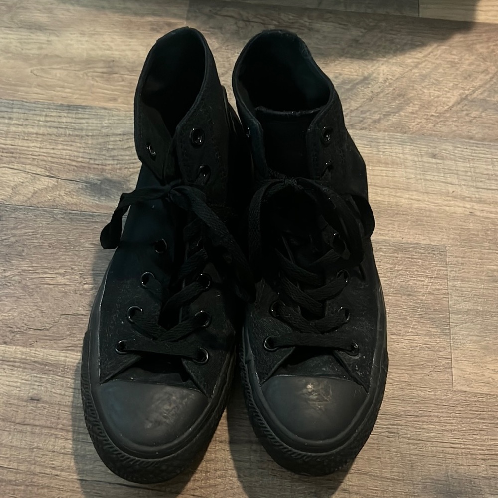 black converse